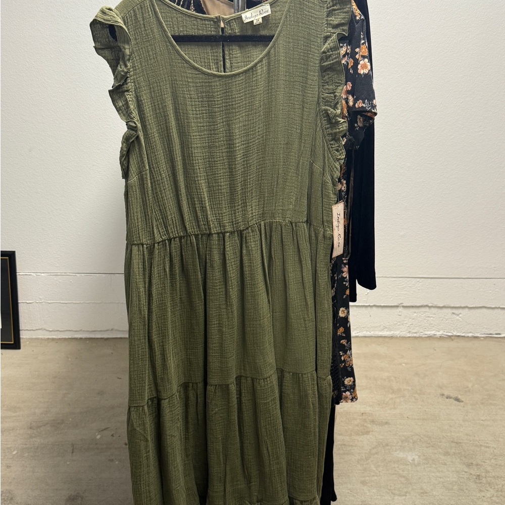 Green Tiered Sleeveless Midi Sundress